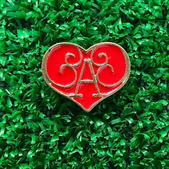 A Heart Alice Wonderland Collection Enamel Pin - Picture 6 of 6